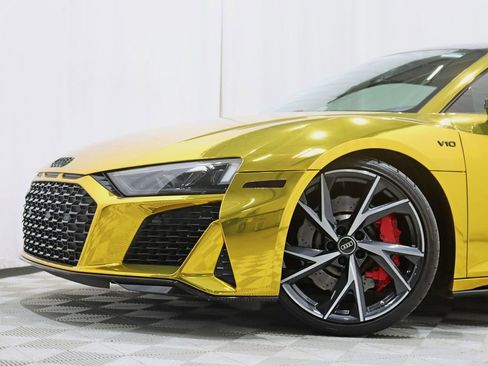 Used 2021 Audi R8 V10 w/ Premium Package RWD image 3