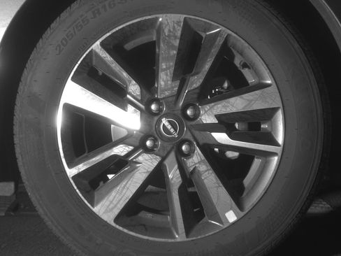 Used 2025 Nissan Versa SV FWD image 13