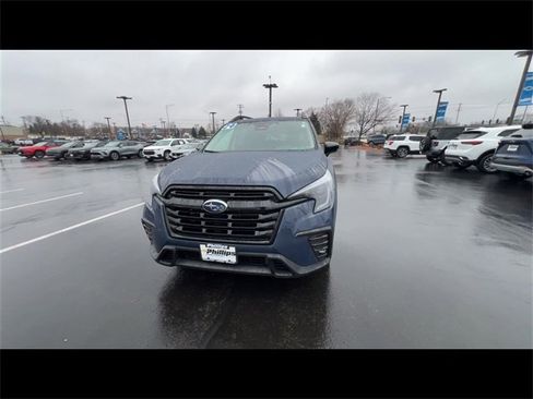 Used 2024 Subaru Ascent Onyx Edition image 3