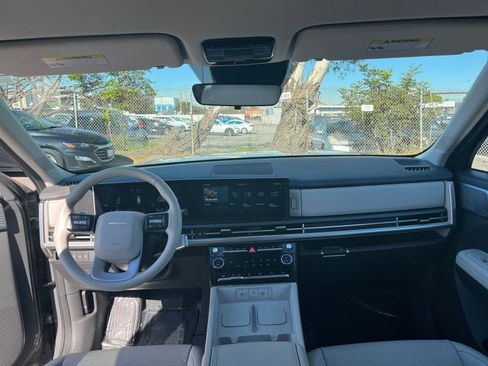 Used 2025 Hyundai Santa Fe SEL image 35