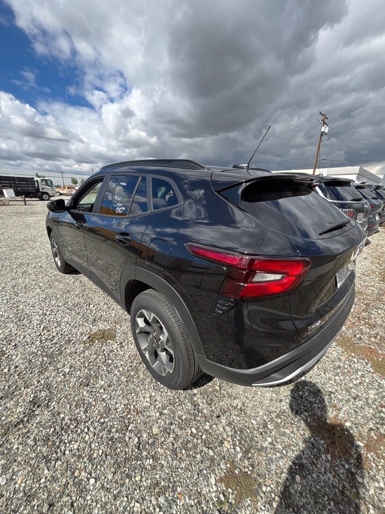 Used 2026 Chevrolet Trax LT FWD image 5