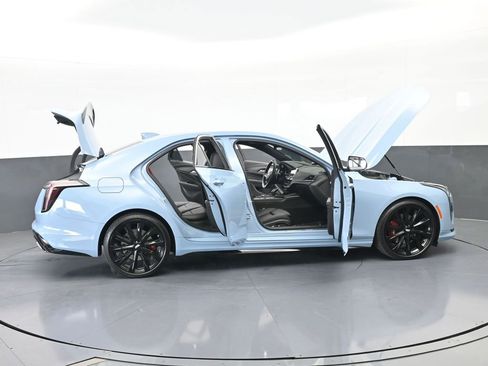 Used 2025 Cadillac CT4 V RWD image 72