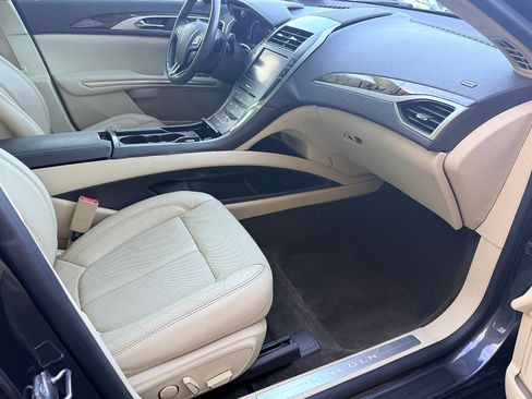 Used 2013 Lincoln MKZ AWD image 30