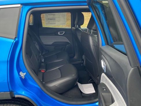 New 2026 Jeep Compass Latitude image 29