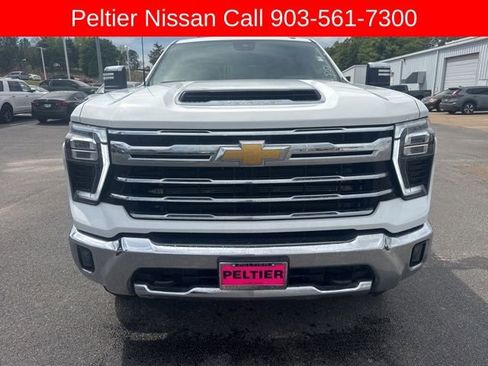 Used 2024 Chevrolet Silverado 2500 LTZ image 8