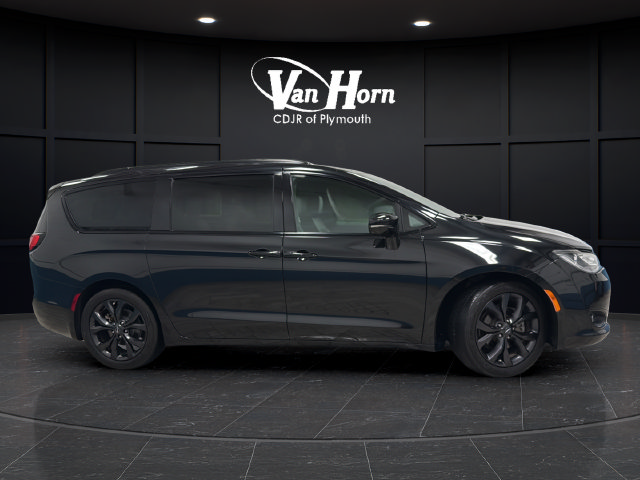 Used 2020 Chrysler Pacifica Limited FWD image 8