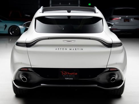 Used 2021 Aston Martin DBX AWD/4WD image 25