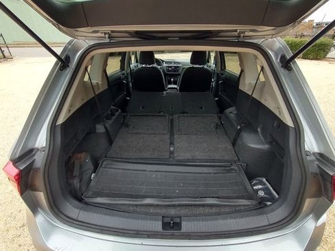 Used 2020 Volkswagen Tiguan SE image 67