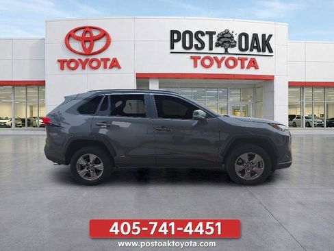 Used 2025 Toyota RAV4 XLE w/ Convenience Package AWD/4WD image 1