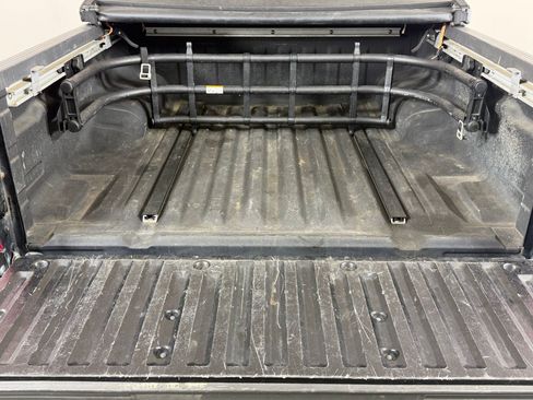 Used 2010 Nissan Frontier SE RWD image 24