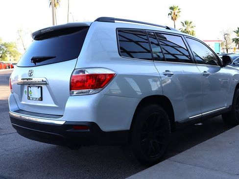 Used 2013 Toyota Highlander Plus FWD image 13
