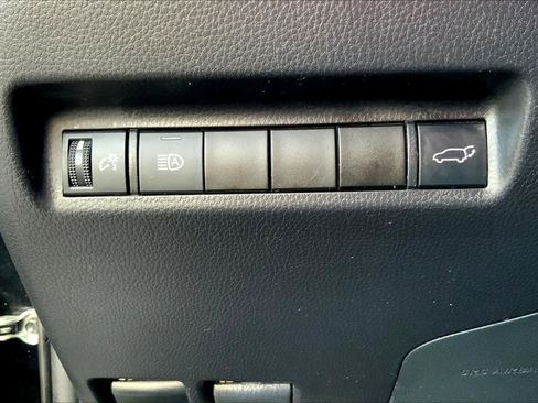 Used 2021 Toyota RAV4 XLE Premium image 32