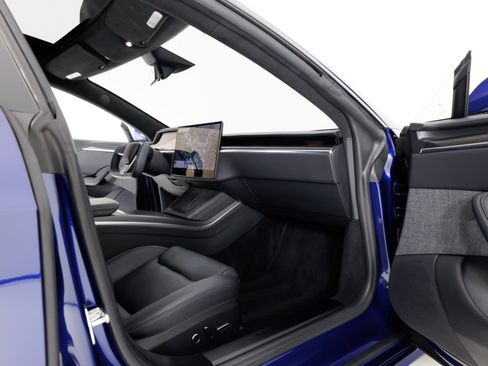 Used 2022 Tesla Model S Plaid AWD/4WD image 30
