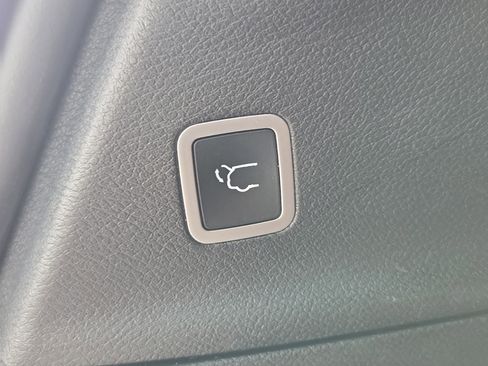 Used 2019 Chrysler Pacifica Touring-L Plus w/ Advanced Safetytec Group image 11