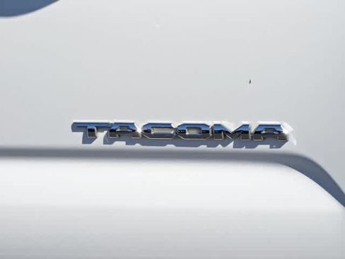 Certified 2022 Toyota Tacoma TRD Sport w/ TRD Premium Sport Package AWD/4WD image 9