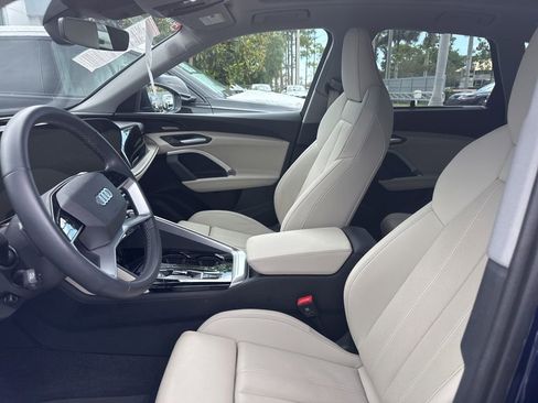 Used 2025 Audi Q5 Premium Plus w/ Premium Plus AWD/4WD image 2