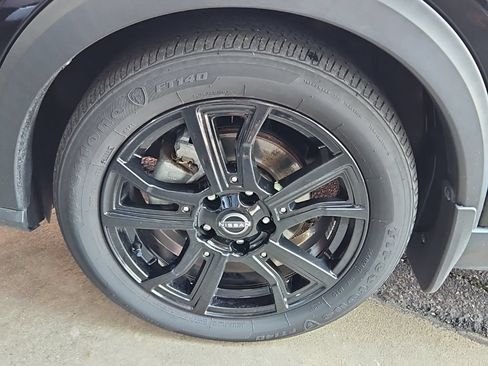 Used 2023 Nissan Kicks SR w/ SR Premium Package FWD image 30