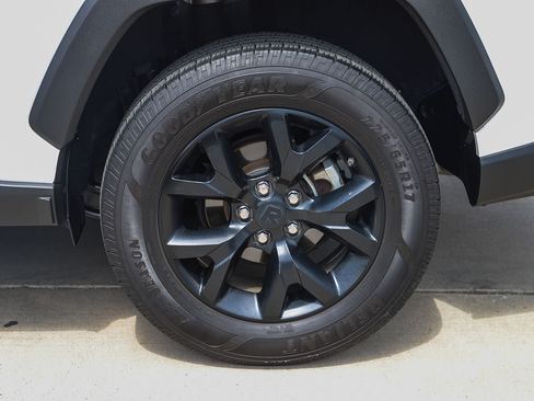 Certified 2021 Toyota RAV4 LE FWD image 11