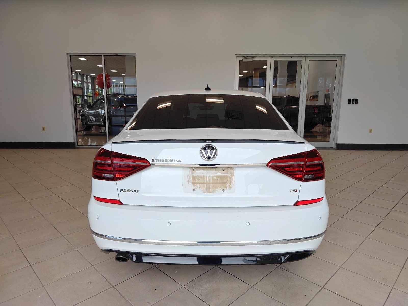 Used 2019 Volkswagen Passat 2.0T SE R-Line FWD image 4