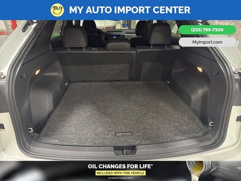 Used 2020 Volkswagen Atlas Cross Sport SE w/ Towing Package image 28