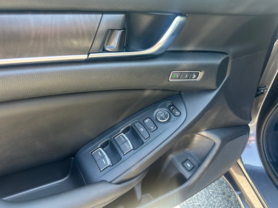 Used 2020 Honda Accord EX-L image 36