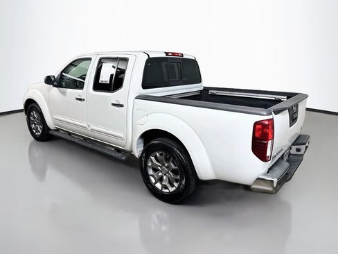 Used 2019 Nissan Frontier SL RWD image 5