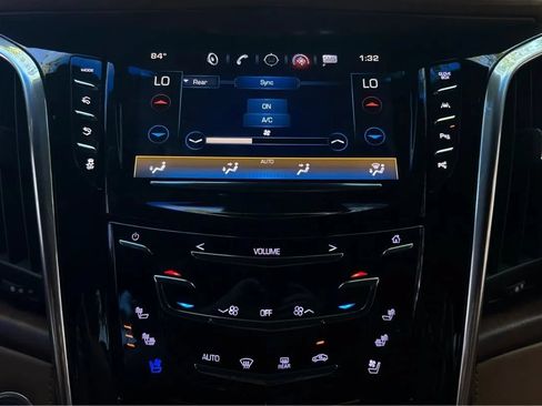 Used 2017 Cadillac Escalade Platinum RWD image 31