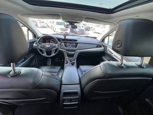 Used 2017 Cadillac XT5 Luxury w/ Driver Awareness Package AWD/4WD image 14