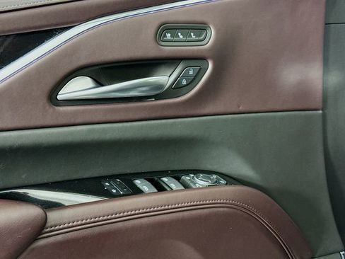 Used 2021 Cadillac Escalade Sport Platinum image 18