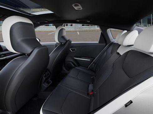 New 2025 Kia K4 GT-Line Turbo image 18