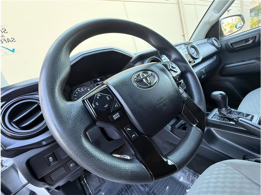 Used 2022 Toyota Tacoma SR RWD image 9