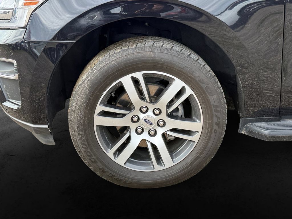 Used 2024 Ford Expedition Limited AWD/4WD image 13