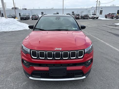 Used 2023 Jeep Compass Limited image 2