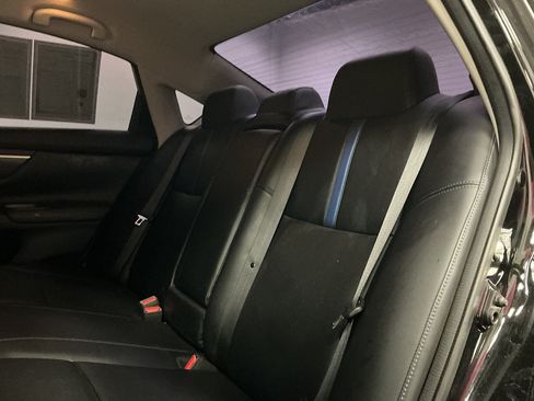 Used 2018 Nissan Altima 2.5 SR w/ SR Midnight Edition FWD image 17