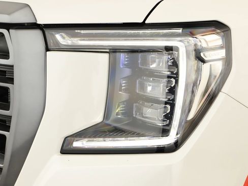 Used 2023 GMC Yukon XL AT4 w/ Technology Package AWD/4WD image 38