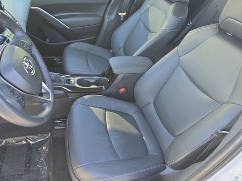 Used 2022 Toyota Corolla Cross XLE image 21