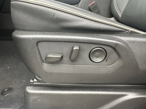 Used 2024 GMC Yukon SLT image 26