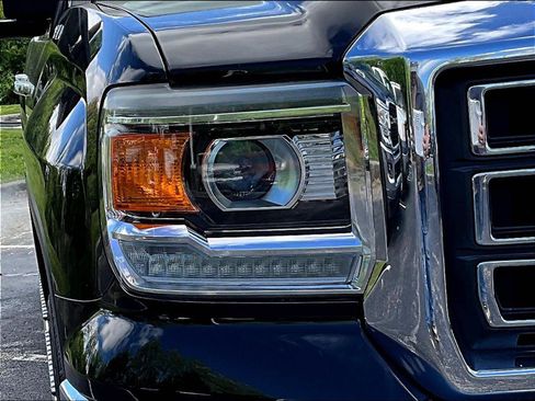 Used 2015 GMC Sierra 1500 SLT w/ SLT Crew Cab Value Package AWD/4WD image 31