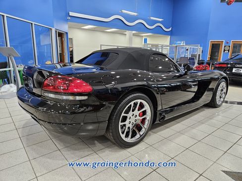 Used 2005 Dodge Viper SRT-10 image 5