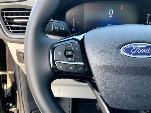 Used 2025 Ford Escape SE FWD image 47
