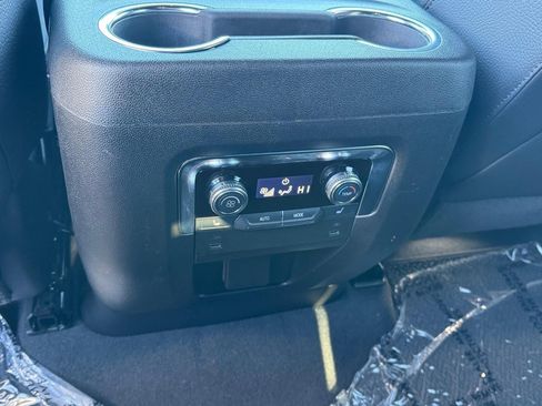 Certified 2025 GMC Yukon XL Denali image 8