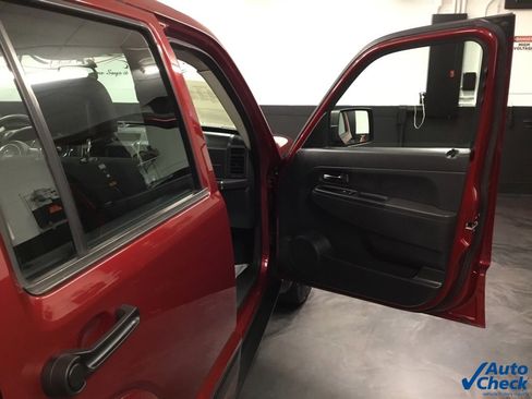 Used 2011 Jeep Liberty Sport image 36