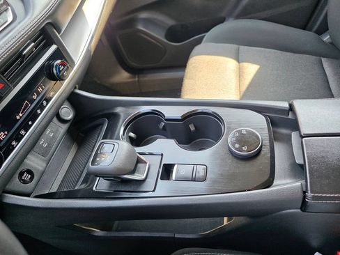 Used 2025 Nissan Rogue SV AWD/4WD image 56