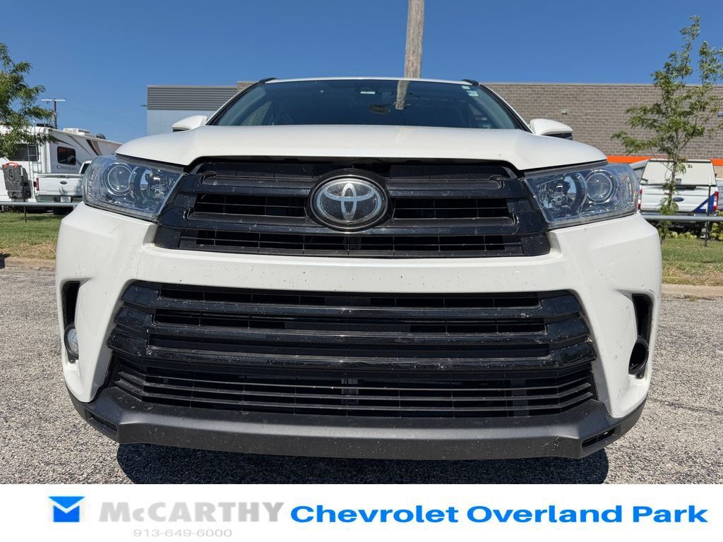 Used 2017 Toyota Highlander SE FWD image 8