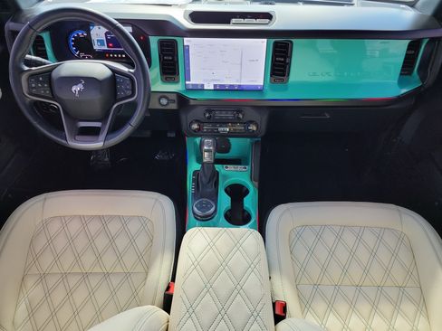 Used 2024 Ford Bronco Outer Banks AWD/4WD image 13