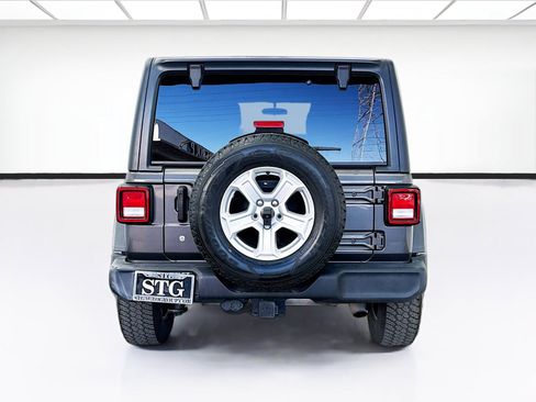 Used 2018 Jeep Wrangler Unlimited Sport S AWD/4WD image 5