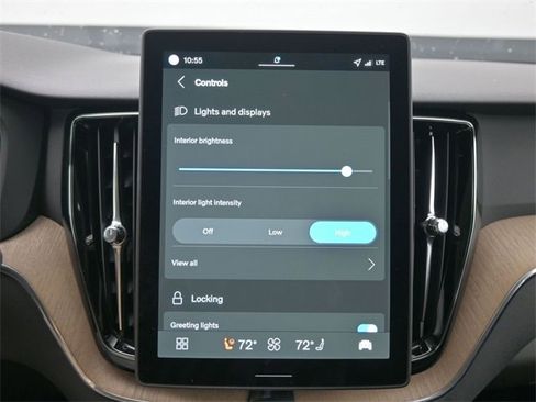 New 2026 Volvo XC60 B5 Plus w/ Protection Package Premier image 17