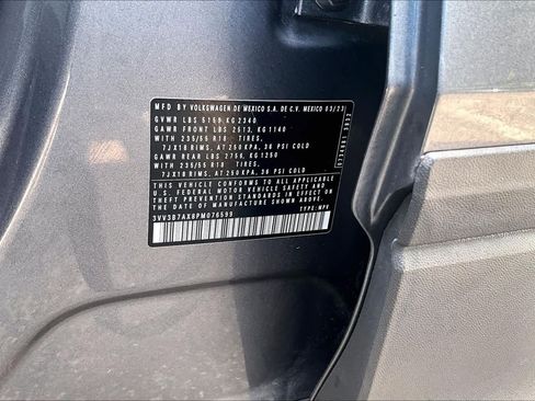 Used 2023 Volkswagen Tiguan SE FWD image 34