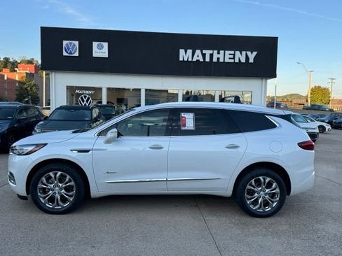 Used 2021 Buick Enclave Avenir w/ Avenir Technology Package AWD/4WD image 2