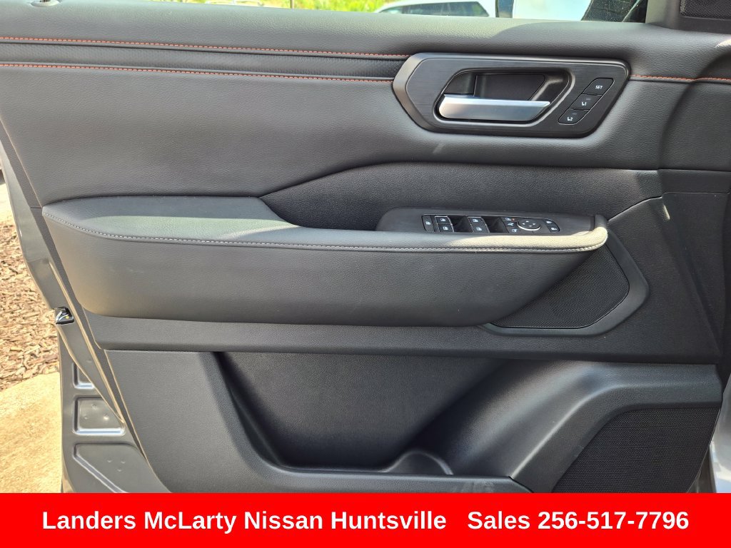 Used 2025 Nissan Armada PRO-4X AWD/4WD image 20